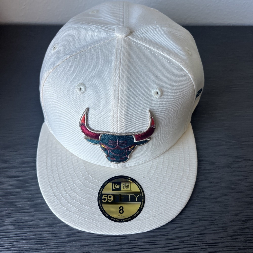 Chicago Bulls New Era 59Fifty Cream Green Purple Logo Fitted Hat Size 8